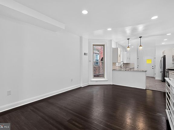4th image of 1029 S 51st St