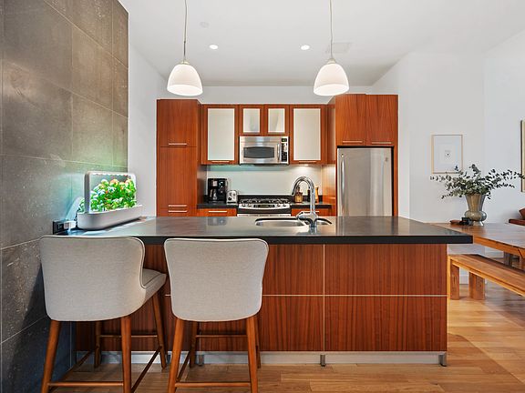 4th image of 59 John St APT 4E
