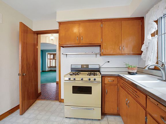 5th image of 6152 S Mulligan Ave