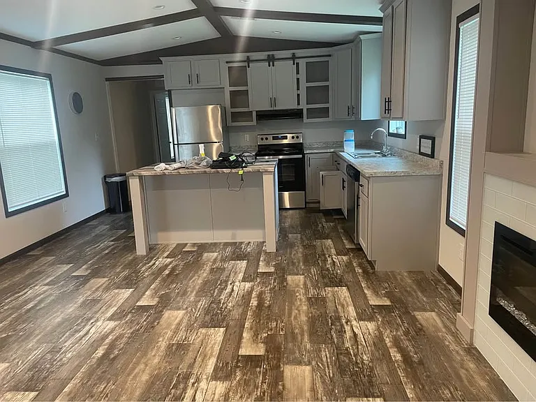 1390 Philpot Rd — Photo 18
