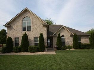 618 Smoky Mountains Dr, Gallatin, TN 37066