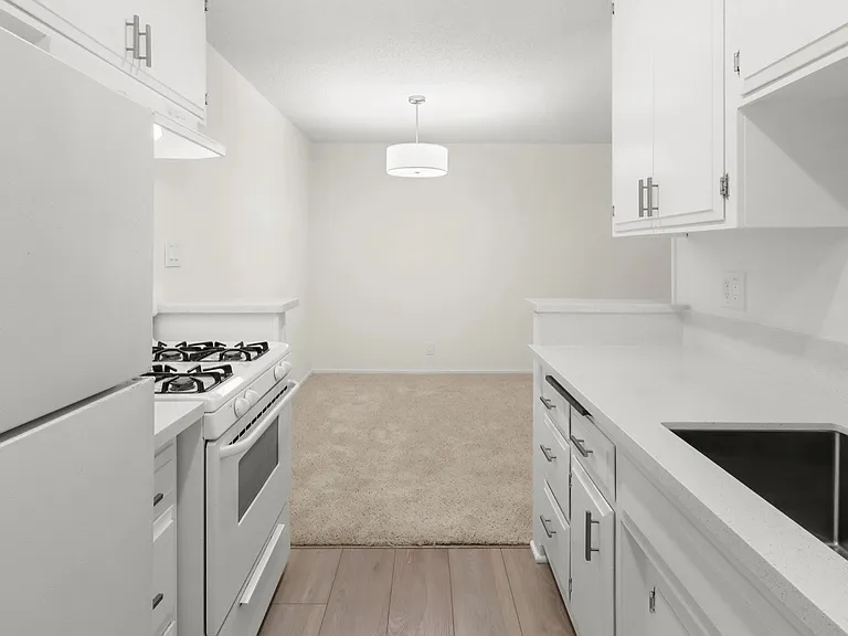 1226 McClellan Dr #5 — Photo 10