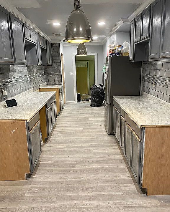 2nd image of 805 Gayle St