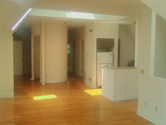3rd image of 2149 Sinton Ave