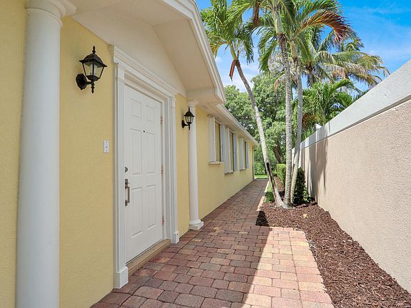 3rd image of 5181 Magnolia Bay Circle