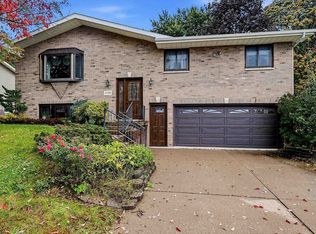 2082 Admiral St, Dubuque, IA 52002