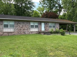 303 Millbrooke Dr, Hopkinsville, KY 42240