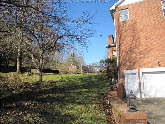 3rd image of 525 Woodbridge Dr