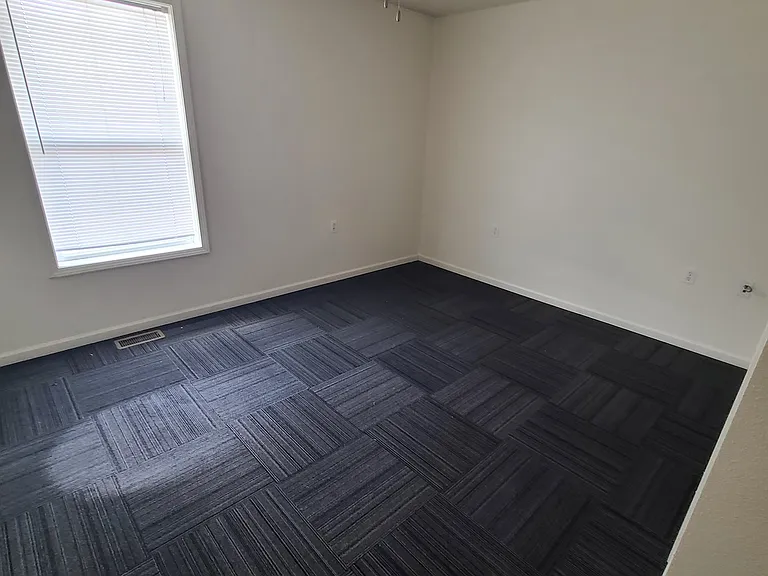 113 W 16th St #113 — Photo 8