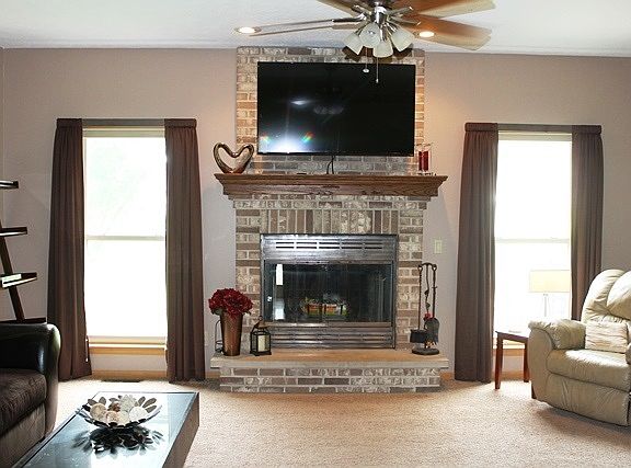 4th image of 2555 Farmington Ct