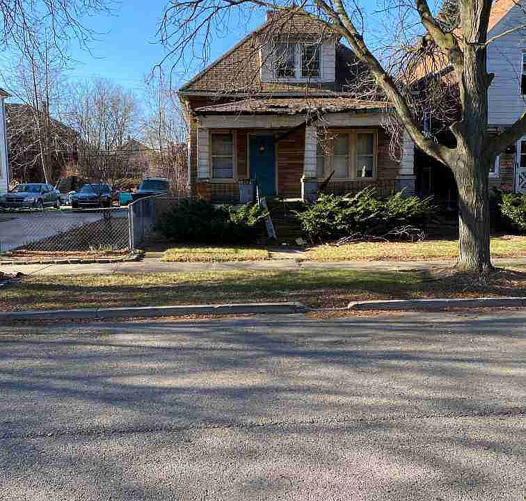 5895 Beechwood