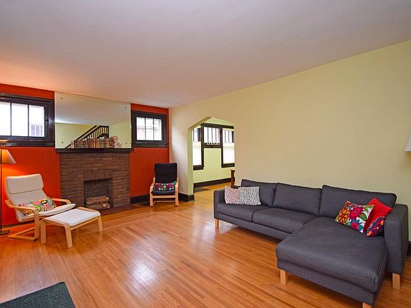 3rd image of 1568 Springlawn Ave