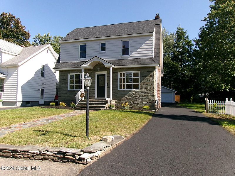 3rd image of 10 Corlaer Avenue