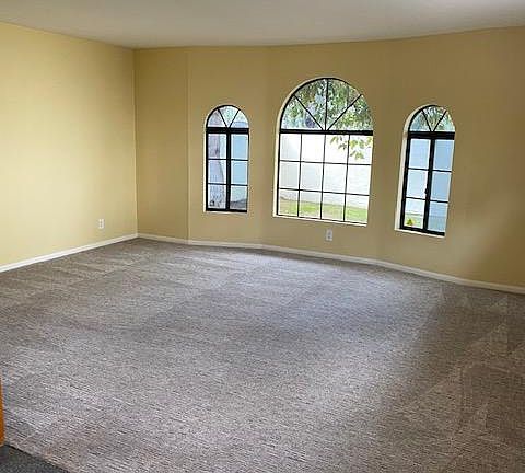4th image of 325 Alameda Blvd