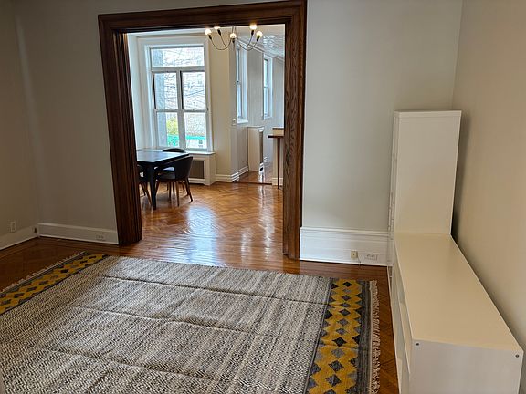 5th image of 203A Windsor Pl #Hse