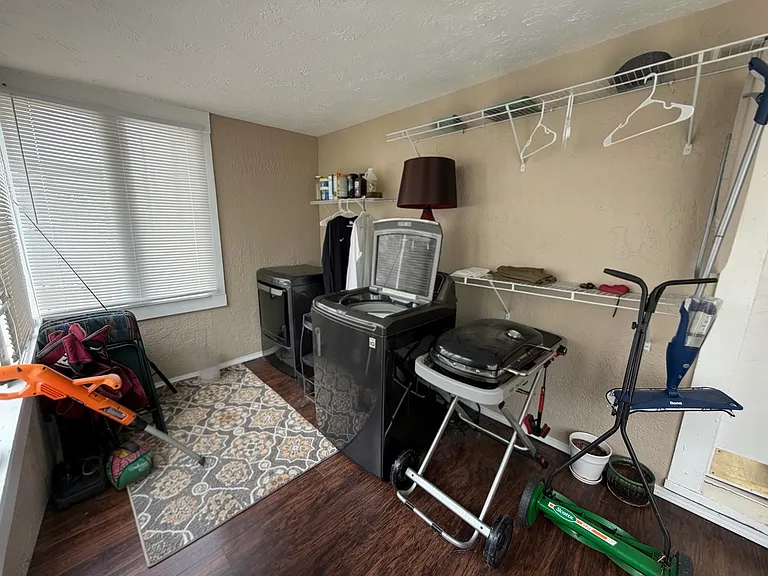 320 W Duffy St — Photo 16