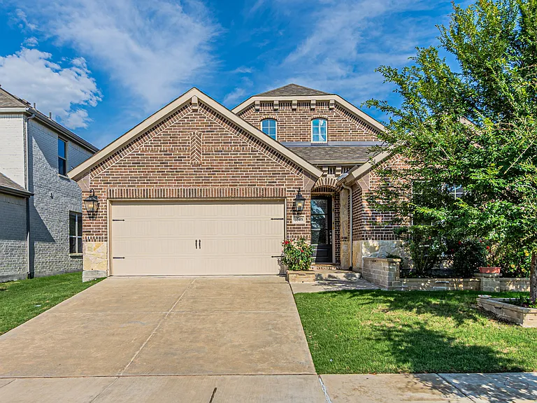 3508 Crescent Ln — Photo 1