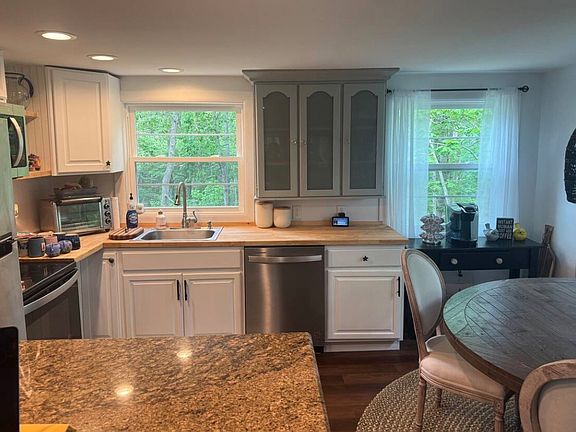 4th image of 3 Sylvan Cir