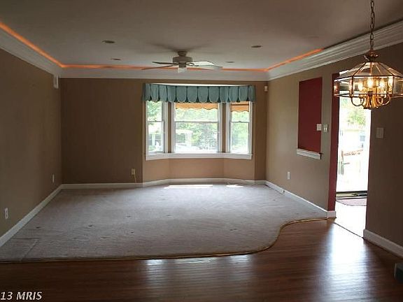 3rd image of 1208 Simmons Dr