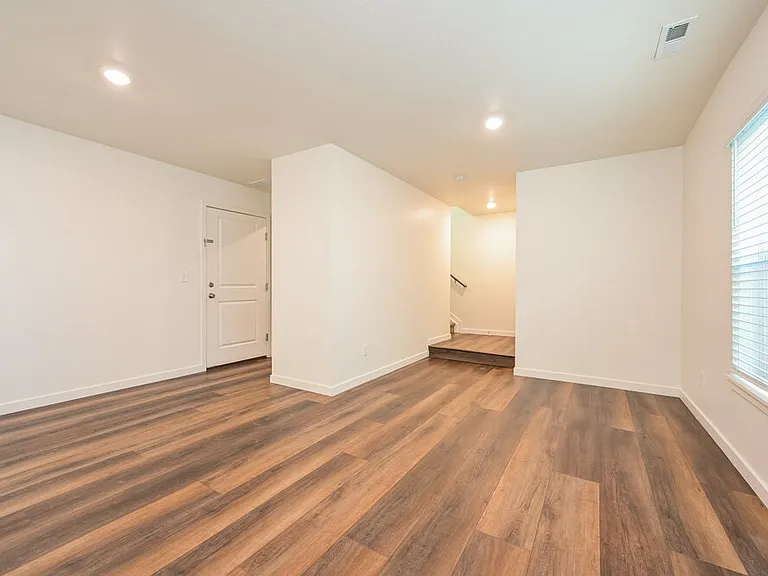 18564 E 47th Pl — Photo 9