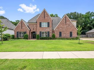 455 Saunders Creek Cir, Rossville, TN 38066