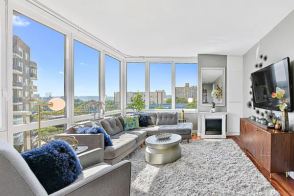 Sold by Exclusive Properties Sotheby's International Realty | media 1