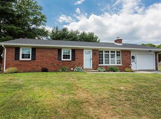 712 Pine Hill Rd, Lititz, PA 17543