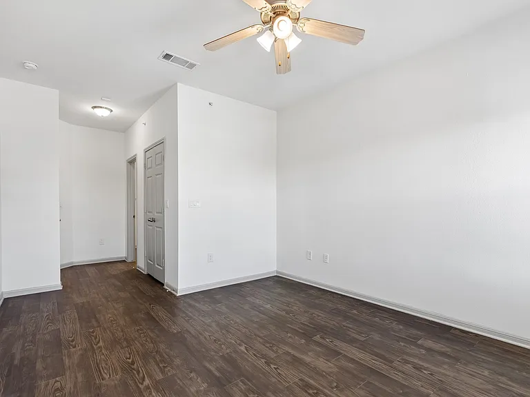 401 Teravista — Photo 22