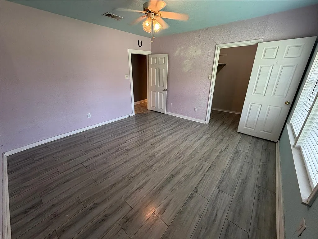 4 bed, 2142 sqft, $2,700 — Photo 4