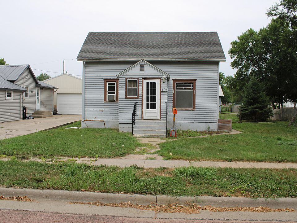 1st image of 106 W Teek St