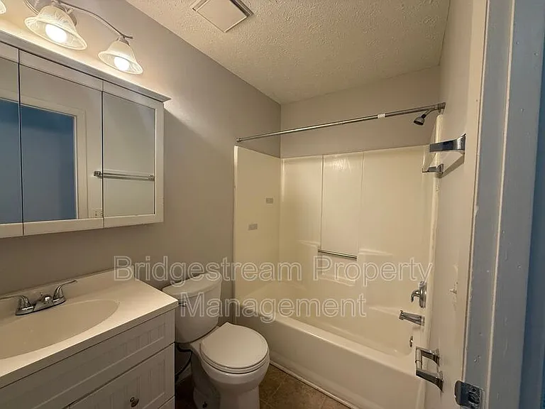 1181 Redbluff Dr #B — Photo 5