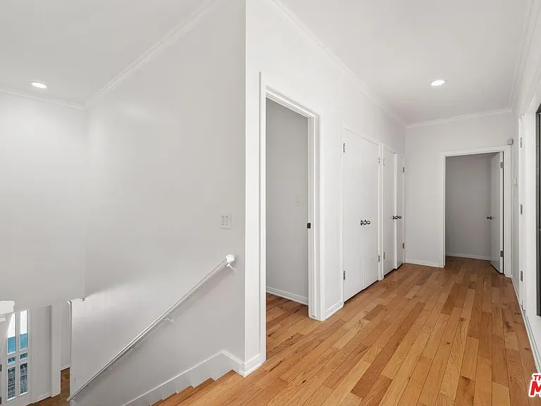 517 N Elm Dr — Photo 37