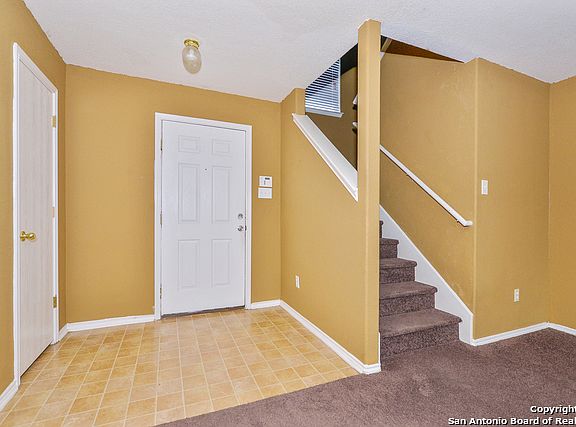 3rd image of 7906 Meadow Way Ct