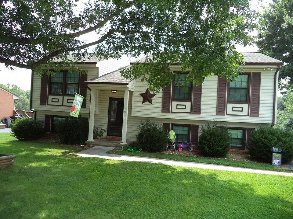 1st image of 1933 Cambridge Dr