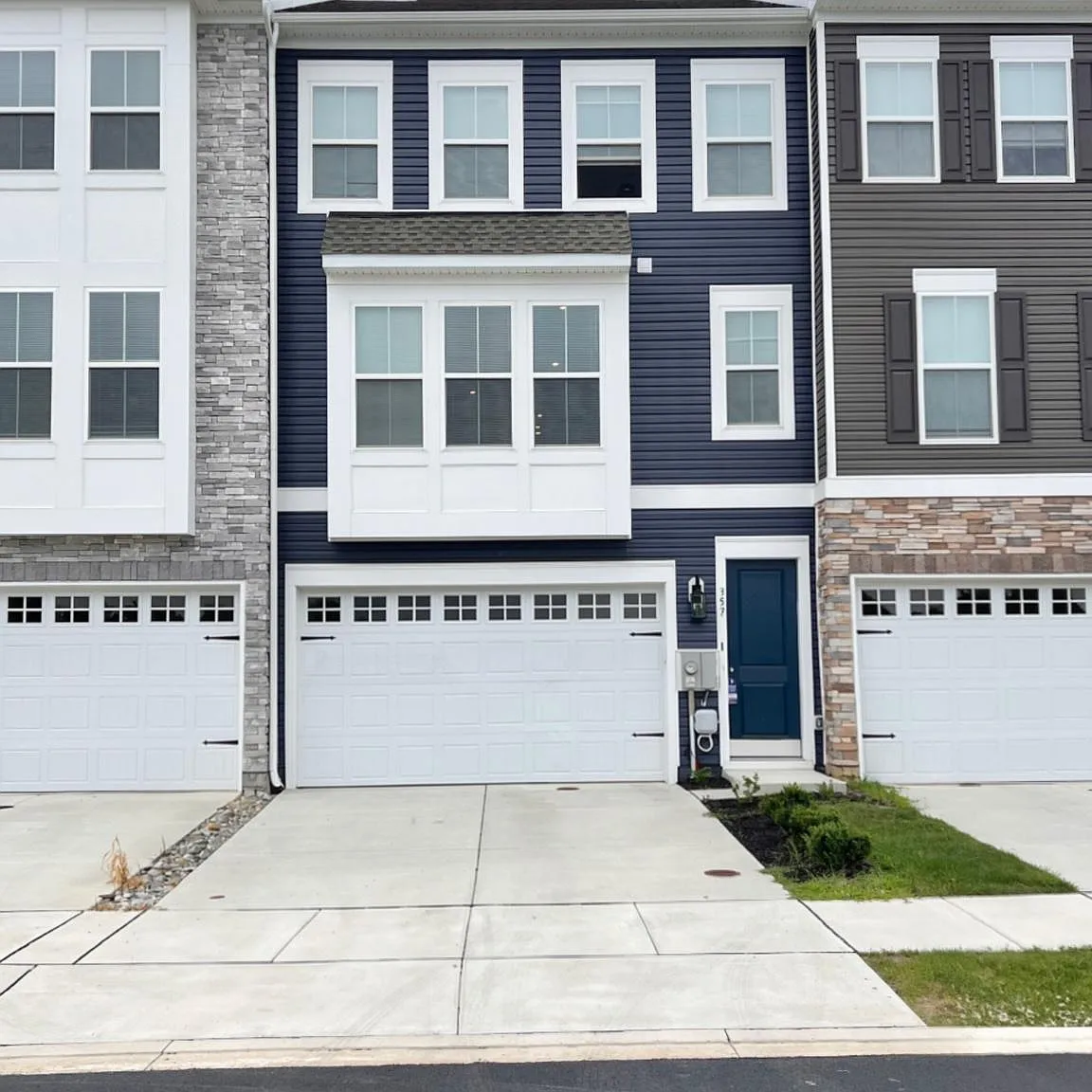 3 bed, 4.0 bath, 2295 sqft, $2,875 — Photo 1