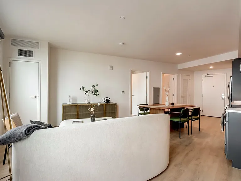 Channel House — Photo 7