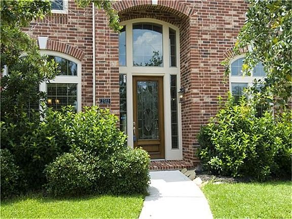 3rd image of 2702 Green Mountain Dr