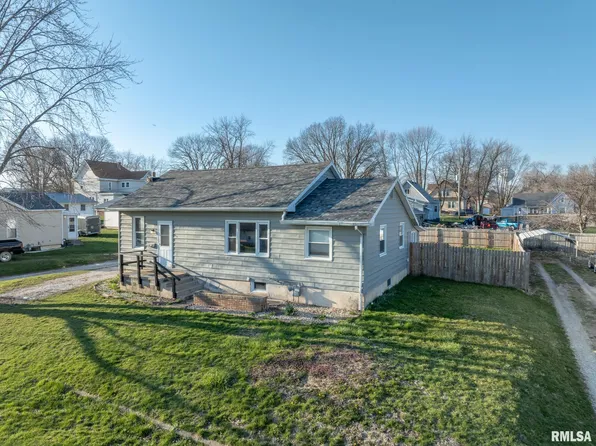 204 E South St, Abingdon, IL 61410