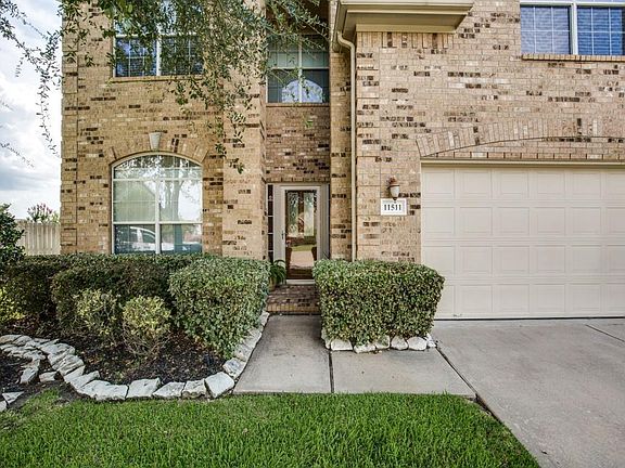 3rd image of 11511 N Lakefair Ct