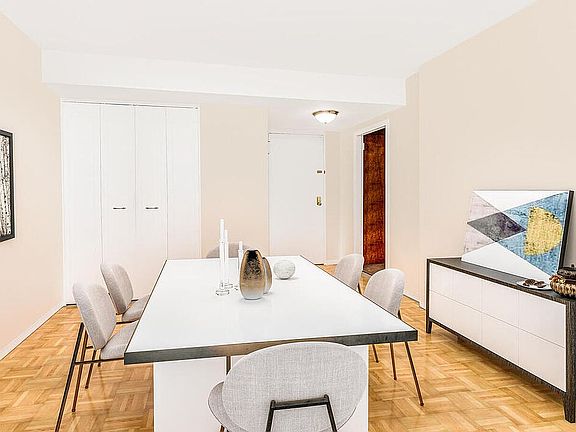 4th image of 555 Kappock St APT 17R
