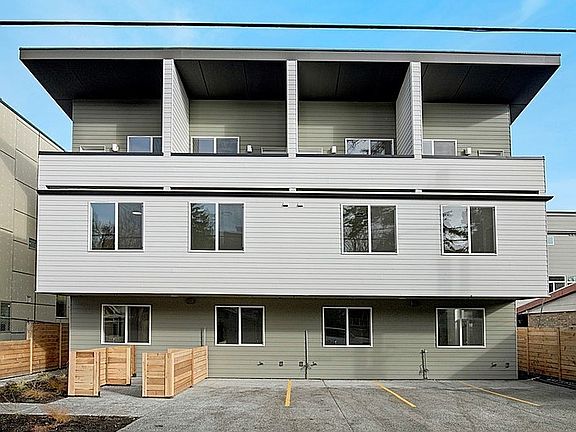 4th image of 1045 A S Cloverdale Street