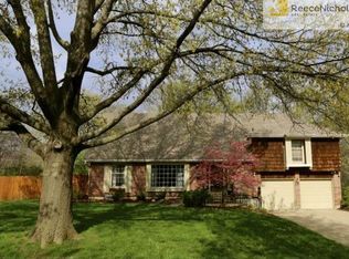 10524 Bridlespur Dr, Kansas City, MO 64114