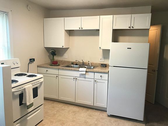 4th image of 205 S 37th St APT 1
