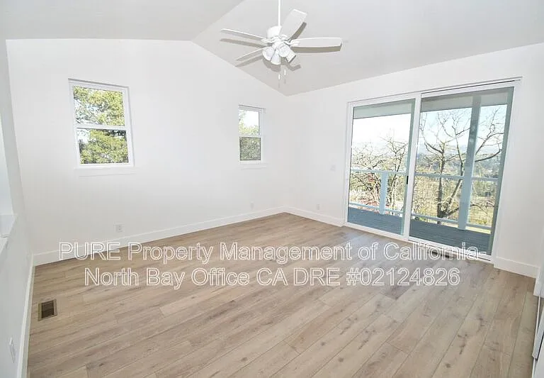 510 Fairview Ct #A — Photo 14