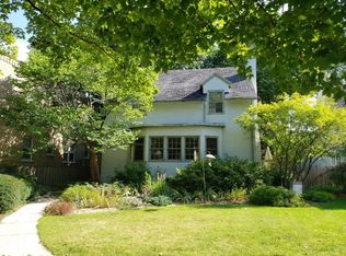 2677 Prairie Ave, Evanston, IL 60201