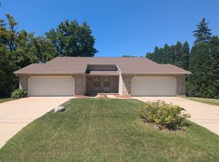 2837 Saint Anthony Dr, Green Bay, WI 54311