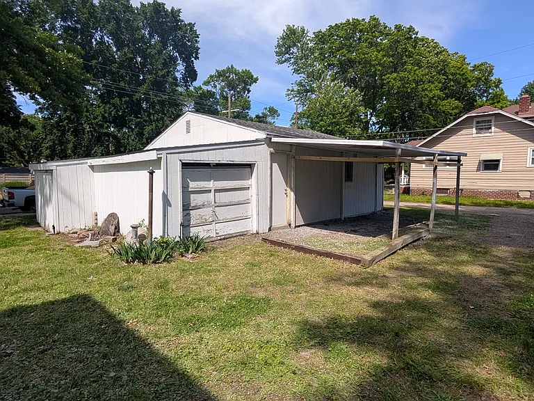 Garage #3 - Outside