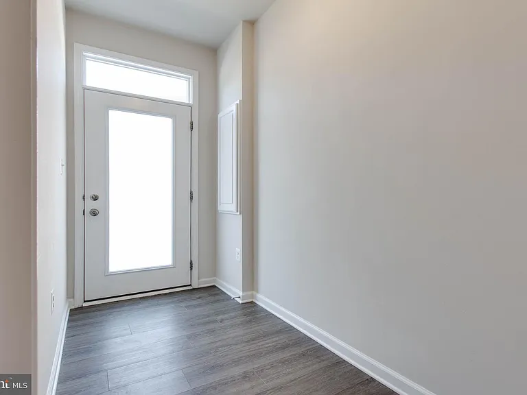 188 Woodgate Cir — Photo 4