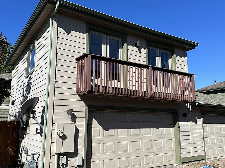 1405 E Mackenzie Dr — Photo 1