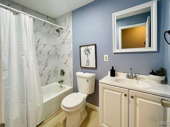 5th image of 2621 Washington Ave